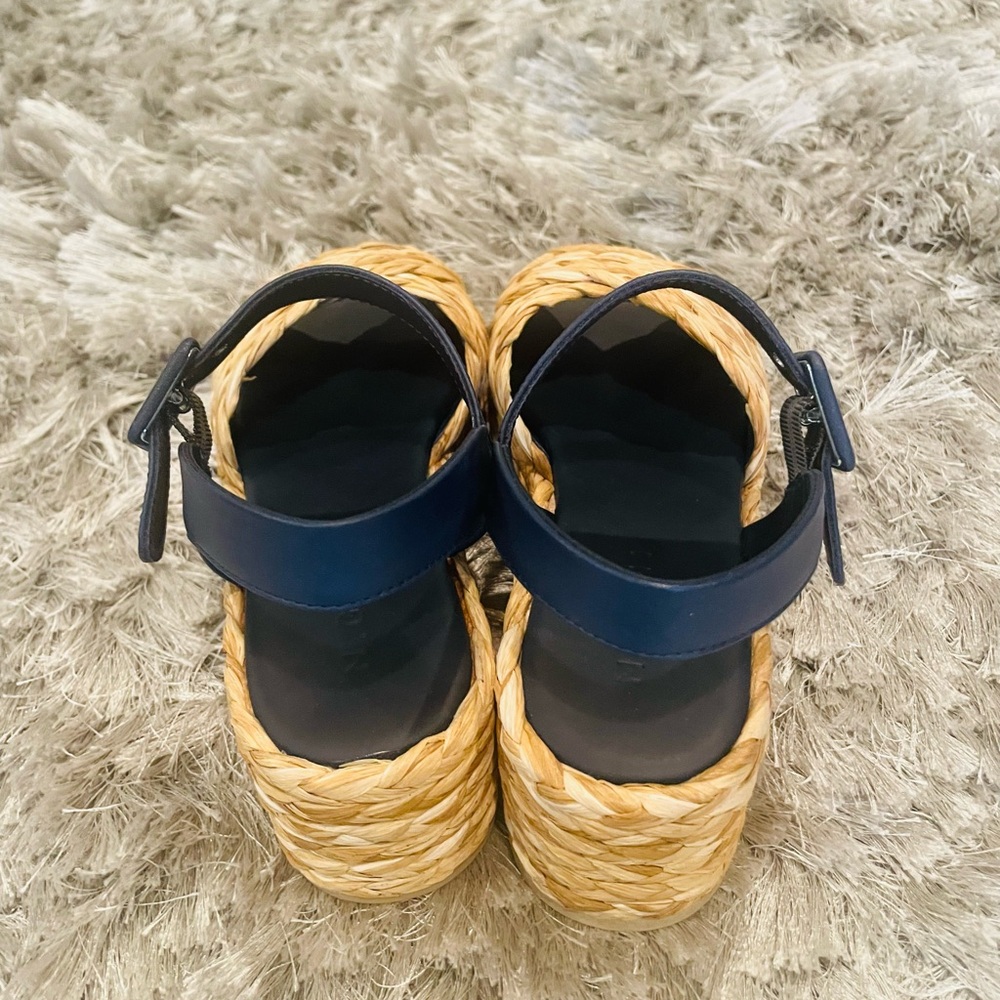 EUC M. Gemi Navy Italian Leather and Raffia Platform Sandals sz 6 Italy - Picture 4 of 6
